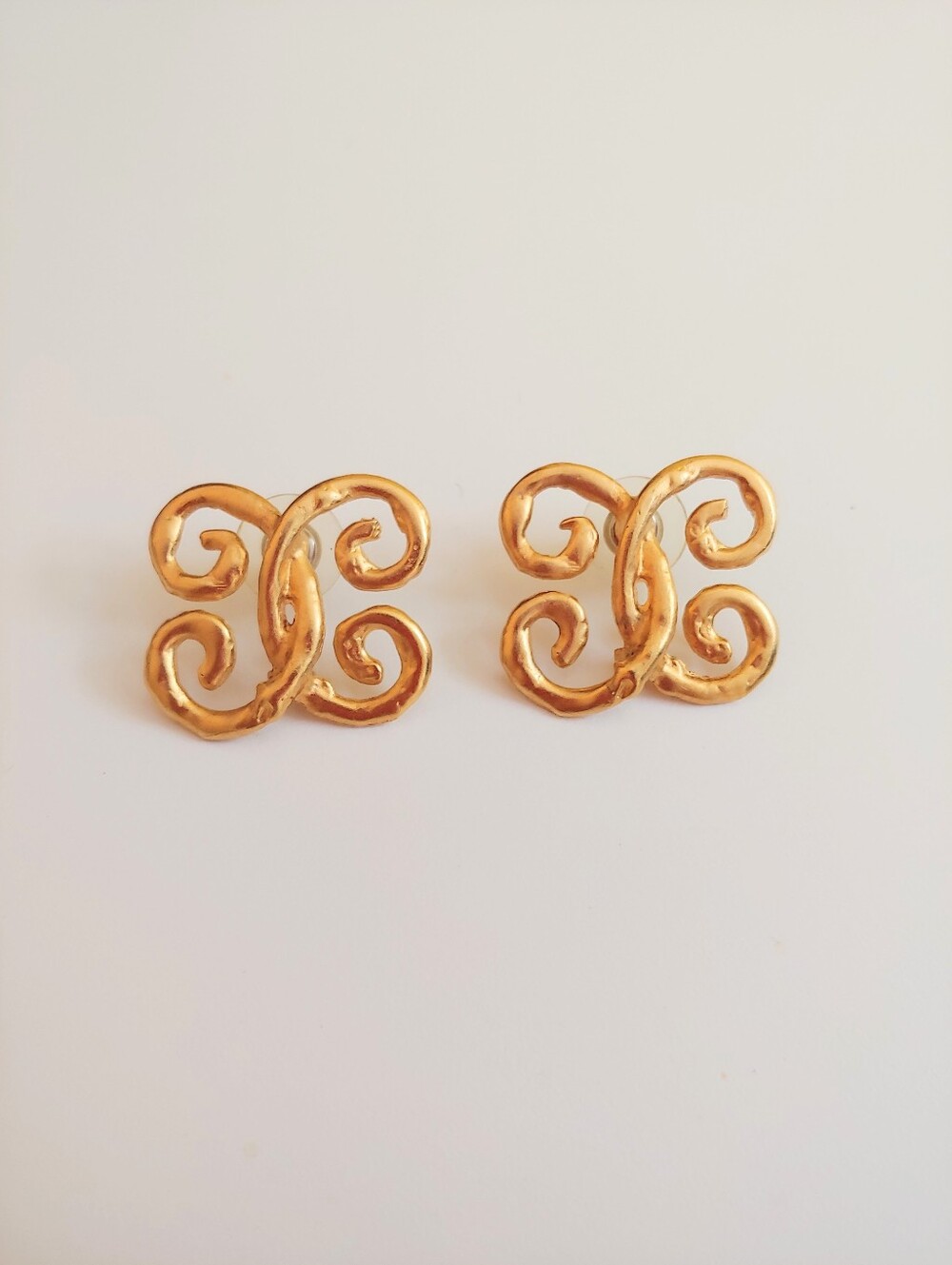 Elegant Gold-Tone Scroll Pierced Earrings - Shiny Gold Finish